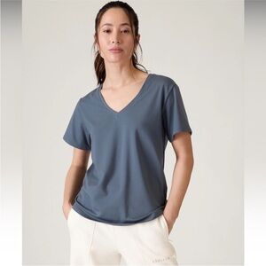 Athleta Essential V-Neck
